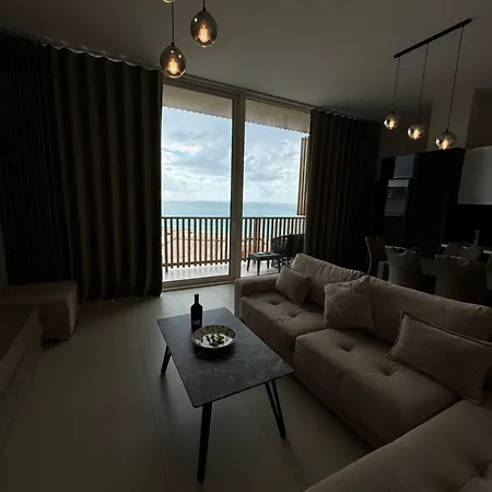 Azal Coast , Palase *